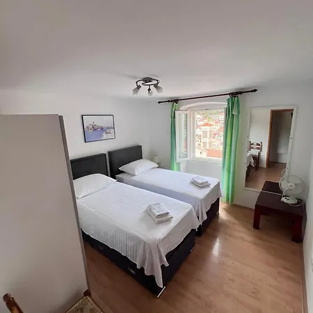 Tudor Nikola Apartman *