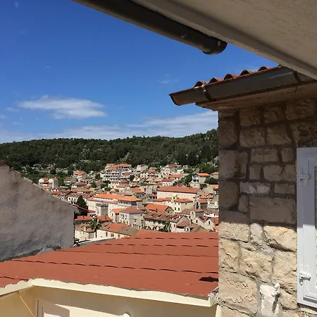 Tudor Nikola Apartment