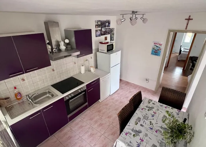 Tudor Nikola Hvar Town