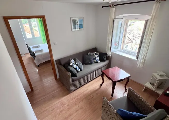 Apartamento Tudor Nikola