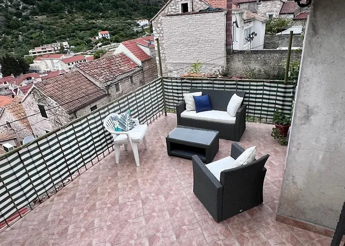 Tudor Nikola Apartamento *