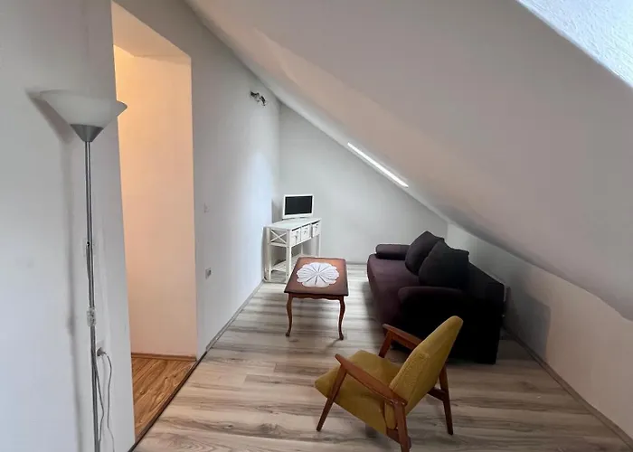 Tudor Nikola Lejlighed *